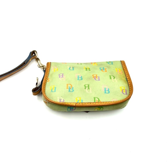 Dooney and Bourke wristlet - Picture 5 of 6